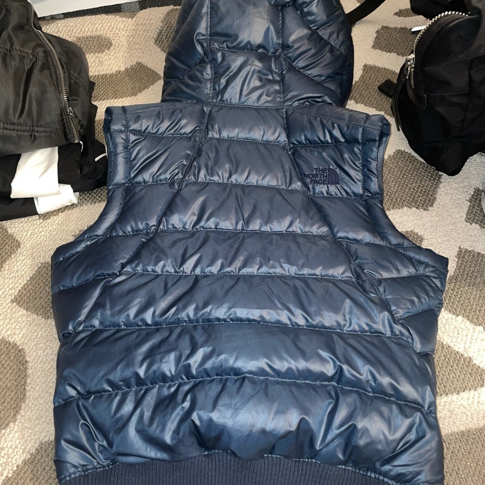 Small north face vest navy blue